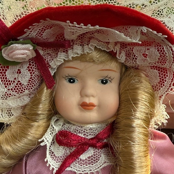 Classic Porcelain Dolls Girls Soft Body Victorian Lacey Dress Sets of 6 - Picture 4 of 17